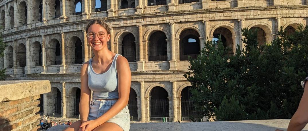 Freiwillige vor Colosseum